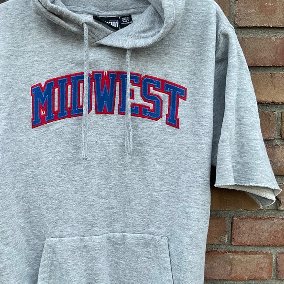 Vintage feeling ⚾️ short sleeve hoodie - Picture 1 of 13